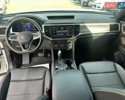 Белый Фольксваген Atlas Cross Sport, объемом двигателя 2 л и пробегом 73 тыс. км за 23500 $, фото 8 на Automoto.ua
