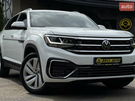 Белый Фольксваген Atlas Cross Sport, объемом двигателя 2 л и пробегом 55 тыс. км за 29350 $, фото 1 на Automoto.ua