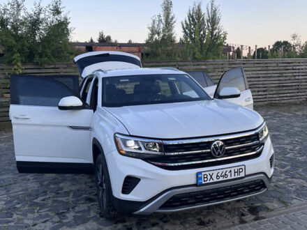 Білий Фольксваген Atlas Cross Sport, об'ємом двигуна 1.98 л та пробігом 52 тис. км за 26500 $, фото 1 на Automoto.ua