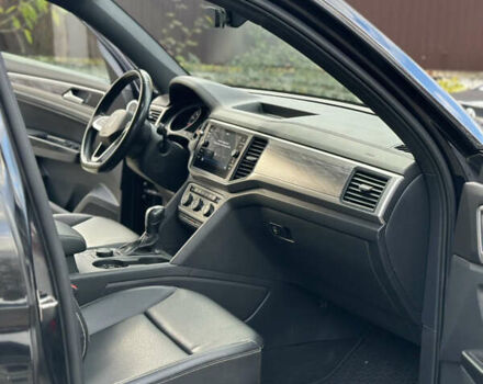 Черный Фольксваген Atlas Cross Sport, объемом двигателя 2 л и пробегом 121 тыс. км за 25950 $, фото 14 на Automoto.ua