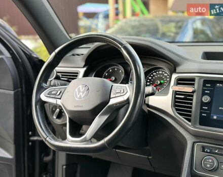 Черный Фольксваген Atlas Cross Sport, объемом двигателя 2 л и пробегом 121 тыс. км за 25950 $, фото 26 на Automoto.ua