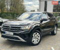 Черный Фольксваген Atlas Cross Sport, объемом двигателя 2 л и пробегом 121 тыс. км за 25950 $, фото 1 на Automoto.ua