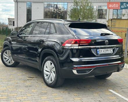 Черный Фольксваген Atlas Cross Sport, объемом двигателя 2 л и пробегом 121 тыс. км за 25950 $, фото 5 на Automoto.ua