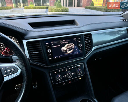 Серый Фольксваген Atlas Cross Sport, объемом двигателя 3.6 л и пробегом 86 тыс. км за 27000 $, фото 10 на Automoto.ua