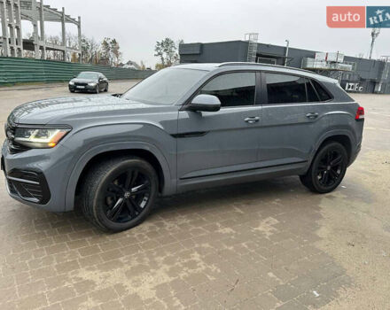 Серый Фольксваген Atlas Cross Sport, объемом двигателя 3.6 л и пробегом 86 тыс. км за 27000 $, фото 4 на Automoto.ua
