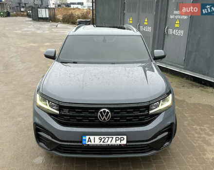 Серый Фольксваген Atlas Cross Sport, объемом двигателя 3.6 л и пробегом 86 тыс. км за 27000 $, фото 6 на Automoto.ua