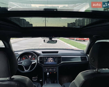 Серый Фольксваген Atlas Cross Sport, объемом двигателя 3.6 л и пробегом 86 тыс. км за 27000 $, фото 18 на Automoto.ua