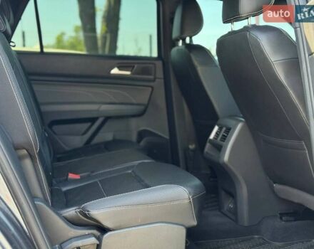 Серый Фольксваген Atlas Cross Sport, объемом двигателя 3.6 л и пробегом 56 тыс. км за 32000 $, фото 23 на Automoto.ua