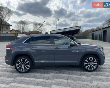 Серый Фольксваген Atlas Cross Sport, объемом двигателя 3.6 л и пробегом 95 тыс. км за 26000 $, фото 5 на Automoto.ua