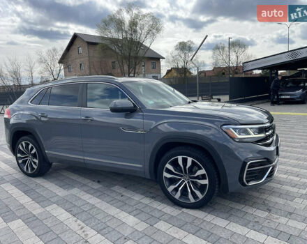Серый Фольксваген Atlas Cross Sport, объемом двигателя 3.6 л и пробегом 95 тыс. км за 26000 $, фото 4 на Automoto.ua