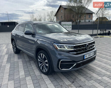 Серый Фольксваген Atlas Cross Sport, объемом двигателя 3.6 л и пробегом 95 тыс. км за 26000 $, фото 3 на Automoto.ua