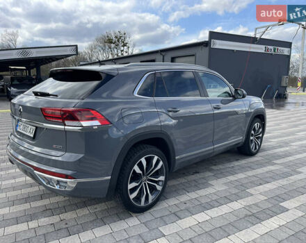 Серый Фольксваген Atlas Cross Sport, объемом двигателя 3.6 л и пробегом 95 тыс. км за 26000 $, фото 6 на Automoto.ua