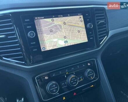 Сірий Фольксваген Atlas Cross Sport, об'ємом двигуна 3.6 л та пробігом 28 тис. км за 33500 $, фото 92 на Automoto.ua