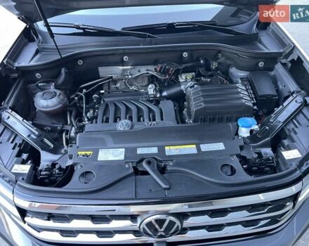 Сірий Фольксваген Atlas Cross Sport, об'ємом двигуна 3.6 л та пробігом 28 тис. км за 33500 $, фото 56 на Automoto.ua