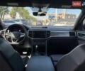 Серый Фольксваген Atlas Cross Sport, объемом двигателя 3.6 л и пробегом 56 тыс. км за 32000 $, фото 26 на Automoto.ua
