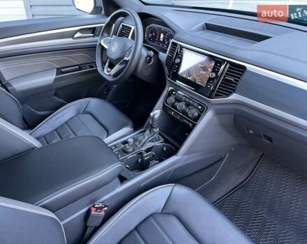 Сірий Фольксваген Atlas Cross Sport, об'ємом двигуна 3.6 л та пробігом 28 тис. км за 33500 $, фото 105 на Automoto.ua