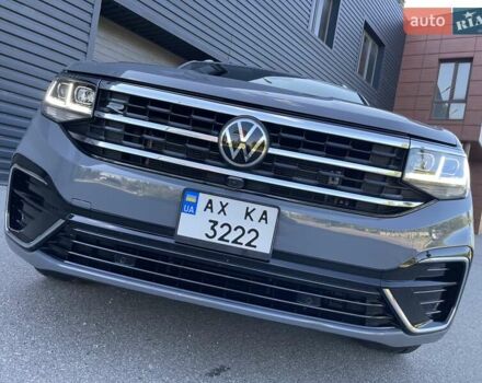 Сірий Фольксваген Atlas Cross Sport, об'ємом двигуна 3.6 л та пробігом 28 тис. км за 33500 $, фото 2 на Automoto.ua