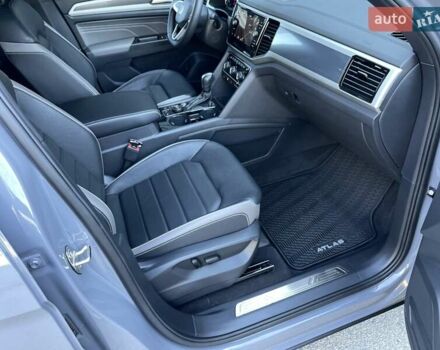 Сірий Фольксваген Atlas Cross Sport, об'ємом двигуна 3.6 л та пробігом 28 тис. км за 33500 $, фото 104 на Automoto.ua