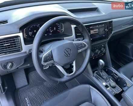 Сірий Фольксваген Atlas Cross Sport, об'ємом двигуна 3.6 л та пробігом 28 тис. км за 33500 $, фото 61 на Automoto.ua