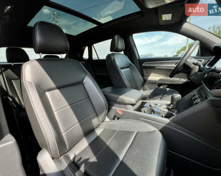 Сірий Фольксваген Atlas Cross Sport, об'ємом двигуна 3.6 л та пробігом 75 тис. км за 33500 $, фото 14 на Automoto.ua