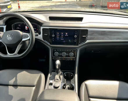 Сірий Фольксваген Atlas Cross Sport, об'ємом двигуна 3.6 л та пробігом 75 тис. км за 33500 $, фото 12 на Automoto.ua