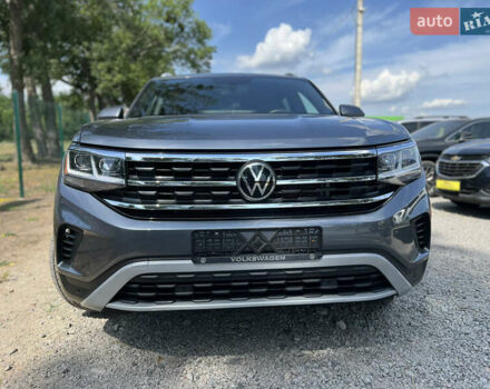 Сірий Фольксваген Atlas Cross Sport, об'ємом двигуна 3.6 л та пробігом 75 тис. км за 33500 $, фото 4 на Automoto.ua