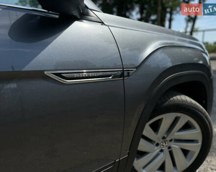 Сірий Фольксваген Atlas Cross Sport, об'ємом двигуна 3.6 л та пробігом 75 тис. км за 33500 $, фото 7 на Automoto.ua