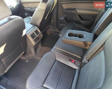 Серый Фольксваген Atlas Cross Sport, объемом двигателя 1.98 л и пробегом 46 тыс. км за 26790 $, фото 21 на Automoto.ua