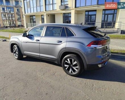 Серый Фольксваген Atlas Cross Sport, объемом двигателя 1.98 л и пробегом 46 тыс. км за 26790 $, фото 2 на Automoto.ua