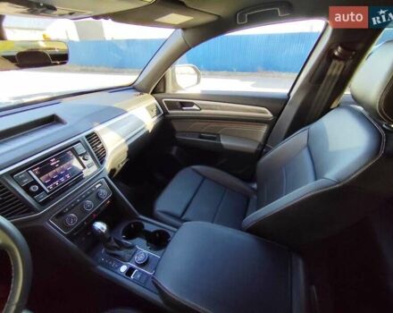 Серый Фольксваген Atlas Cross Sport, объемом двигателя 1.98 л и пробегом 46 тыс. км за 26790 $, фото 33 на Automoto.ua