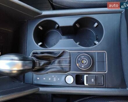 Серый Фольксваген Atlas Cross Sport, объемом двигателя 1.98 л и пробегом 46 тыс. км за 26790 $, фото 39 на Automoto.ua