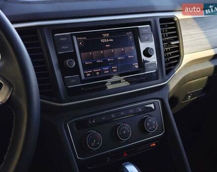 Серый Фольксваген Atlas Cross Sport, объемом двигателя 1.98 л и пробегом 46 тыс. км за 26790 $, фото 28 на Automoto.ua