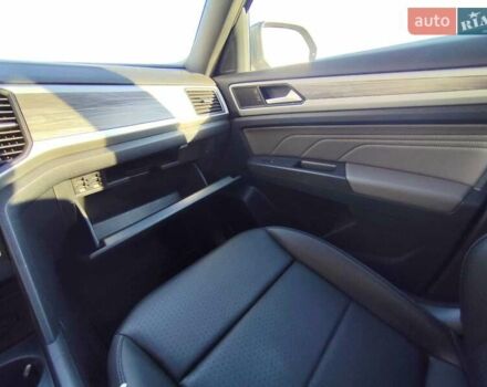 Серый Фольксваген Atlas Cross Sport, объемом двигателя 1.98 л и пробегом 46 тыс. км за 26790 $, фото 35 на Automoto.ua