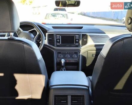 Серый Фольксваген Atlas Cross Sport, объемом двигателя 1.98 л и пробегом 46 тыс. км за 26790 $, фото 20 на Automoto.ua