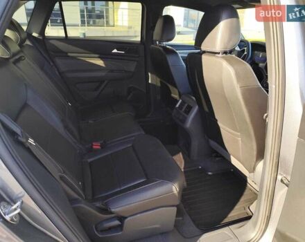 Серый Фольксваген Atlas Cross Sport, объемом двигателя 1.98 л и пробегом 46 тыс. км за 26790 $, фото 11 на Automoto.ua