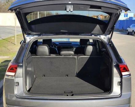 Серый Фольксваген Atlas Cross Sport, объемом двигателя 1.98 л и пробегом 46 тыс. км за 26790 $, фото 16 на Automoto.ua