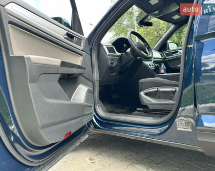 Синий Фольксваген Atlas Cross Sport, объемом двигателя 2 л и пробегом 86 тыс. км за 26400 $, фото 14 на Automoto.ua