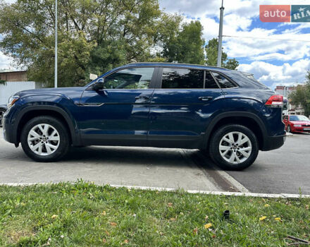 Синий Фольксваген Atlas Cross Sport, объемом двигателя 2 л и пробегом 86 тыс. км за 26400 $, фото 2 на Automoto.ua