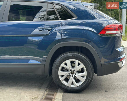 Синий Фольксваген Atlas Cross Sport, объемом двигателя 2 л и пробегом 86 тыс. км за 26400 $, фото 10 на Automoto.ua