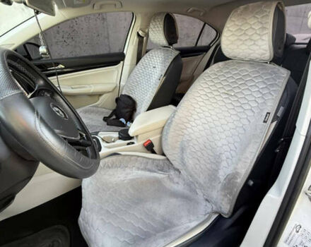 Білий Фольксваген e-Bora, об'ємом двигуна 0 л та пробігом 91 тис. км за 13000 $, фото 17 на Automoto.ua