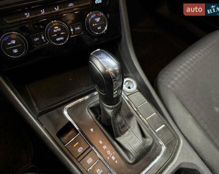 Белый Фольксваген e-Bora, объемом двигателя 0 л и пробегом 82 тыс. км за 12490 $, фото 16 на Automoto.ua