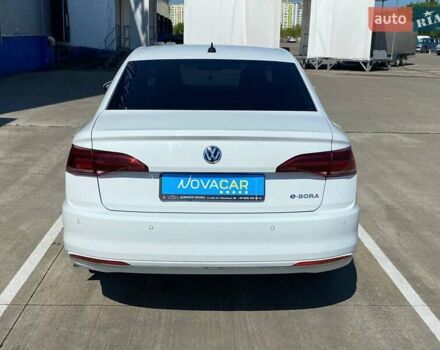Белый Фольксваген e-Bora, объемом двигателя 0 л и пробегом 82 тыс. км за 13900 $, фото 6 на Automoto.ua