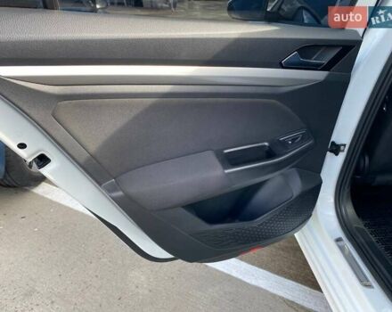 Белый Фольксваген e-Bora, объемом двигателя 0 л и пробегом 82 тыс. км за 13900 $, фото 16 на Automoto.ua