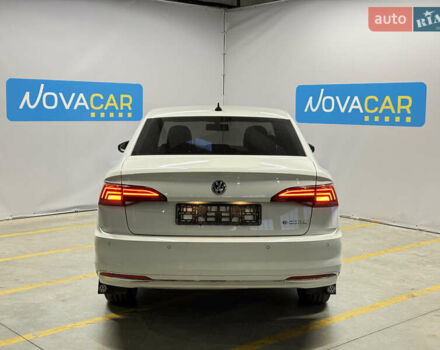 Белый Фольксваген e-Bora, объемом двигателя 0 л и пробегом 82 тыс. км за 12490 $, фото 5 на Automoto.ua