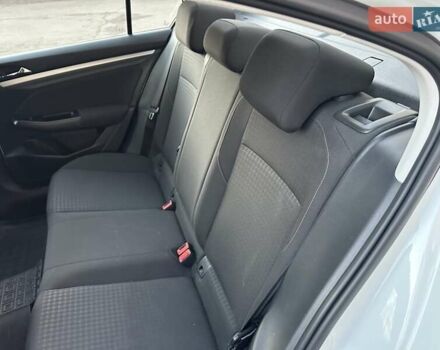 Белый Фольксваген e-Bora, объемом двигателя 0 л и пробегом 63 тыс. км за 13800 $, фото 32 на Automoto.ua