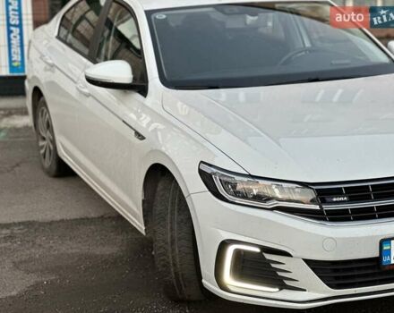 Белый Фольксваген e-Bora, объемом двигателя 0 л и пробегом 63 тыс. км за 13800 $, фото 19 на Automoto.ua