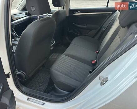 Белый Фольксваген e-Bora, объемом двигателя 0 л и пробегом 63 тыс. км за 13800 $, фото 34 на Automoto.ua