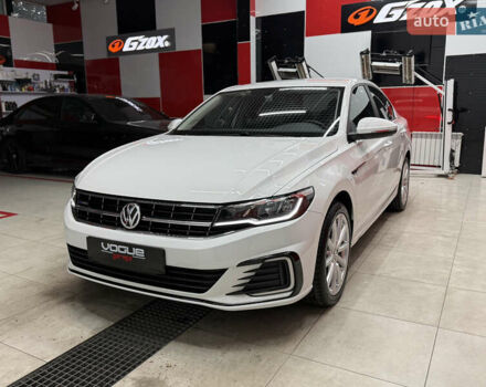 Белый Фольксваген e-Bora, объемом двигателя 0 л и пробегом 46 тыс. км за 17500 $, фото 1 на Automoto.ua