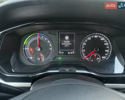 Белый Фольксваген e-Bora, объемом двигателя 0 л и пробегом 63 тыс. км за 13800 $, фото 39 на Automoto.ua