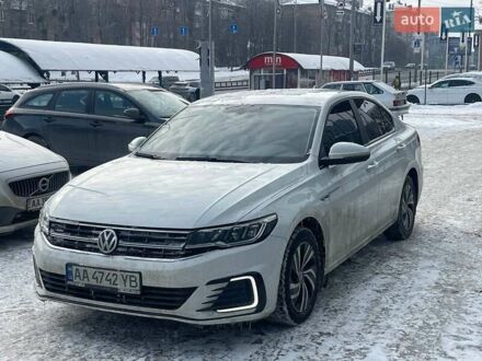Белый Фольксваген e-Bora, объемом двигателя 0 л и пробегом 82 тыс. км за 12900 $, фото 1 на Automoto.ua